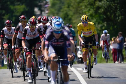 Ciclismo. Tadej Pogacar: "Vingegaard seguirá atacándome en los Alpes"