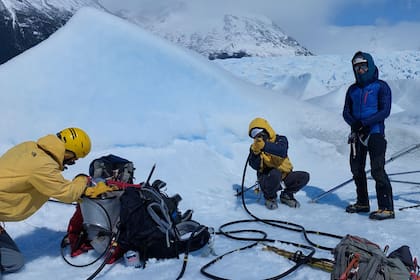 Científicos del Ianigla midieron e instalaron equipos en la naciente del glaciar Perito Moreno