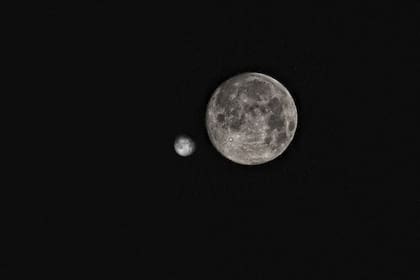 Científicos obtuvieron una fotografía de la "miniluna" antes de dejar la Tierra
