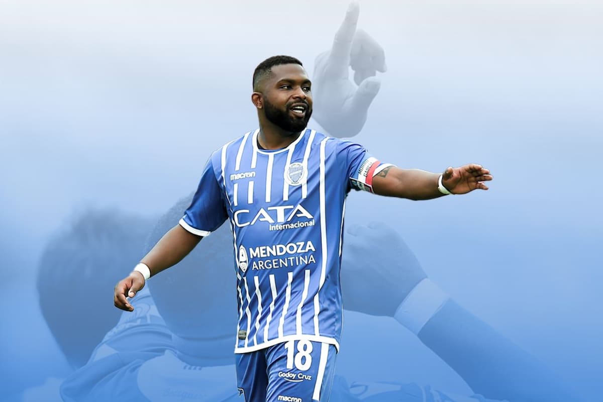 Cientos de hinchas y varios clubes rindieron homenaje a Santiago “Morro” García, el exjugador de Godoy Cruz de Mendoza, que este martes 14 de septiembre hubiera cumplido 31 años