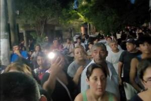 Cientos de personas se reunieron para poder conseguir la promo de un sándwich a $1.50.