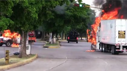 Cientos de sicarios del cartel de Sinaloa bloquearon calles de Culiacán