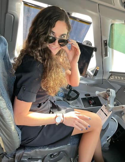 Cierra Mistt es una exazafata que desvela secretos de las aerolíneas