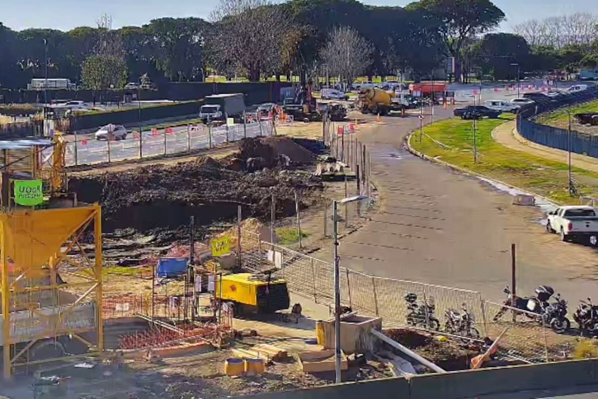 Cierran la colectora de la avenida Cantilo