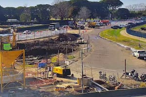 Cierran un tramo de colectora de la avenida Cantilo y habrá desvíos para salir de la ciudad hacia el norte
