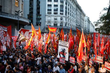 Los distintos partidos de izquierda que confluyeron en el Frente de Izquierda Unidad estuvieron presentes en Diagonal Norte y Florida