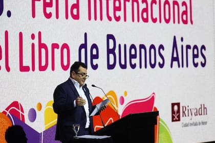 Cifelli durante su discurso en la Feria del Libro