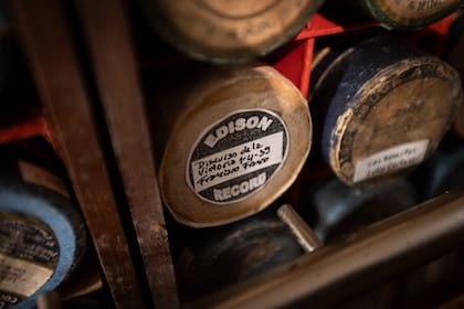 Cilindros fonográficos con grabaciones históricas en la colección de Elías