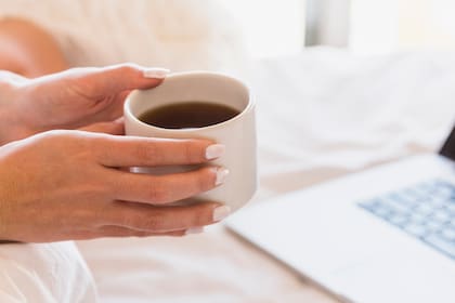 Cinco beneficios de tomar café cada día al despertar: ayuda al estado de ánimo, tener más energía y acelera el metabolismo
