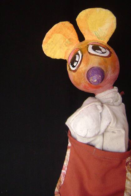 Una ratita presumida, por el grupo boliviano Paralamano, cierra el Festival de Titeres del Club de Arte El Biombo