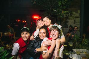 Cinco de las seis integrantes de Tita La Vedette. Adelante en la imagen, las fundadoras: Mena Duarte e Inés La Torre