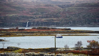 Cinco de los seis habitantes de Ulva intentarán comprar la isla