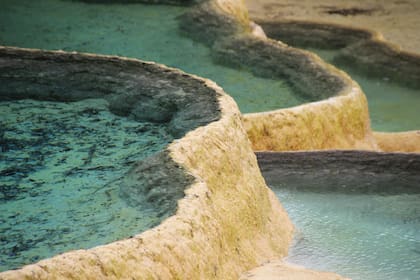 Cinco destinos poco conocidos para disfrutar de aguas termales cerca de la Ciudad de Buenos Aires