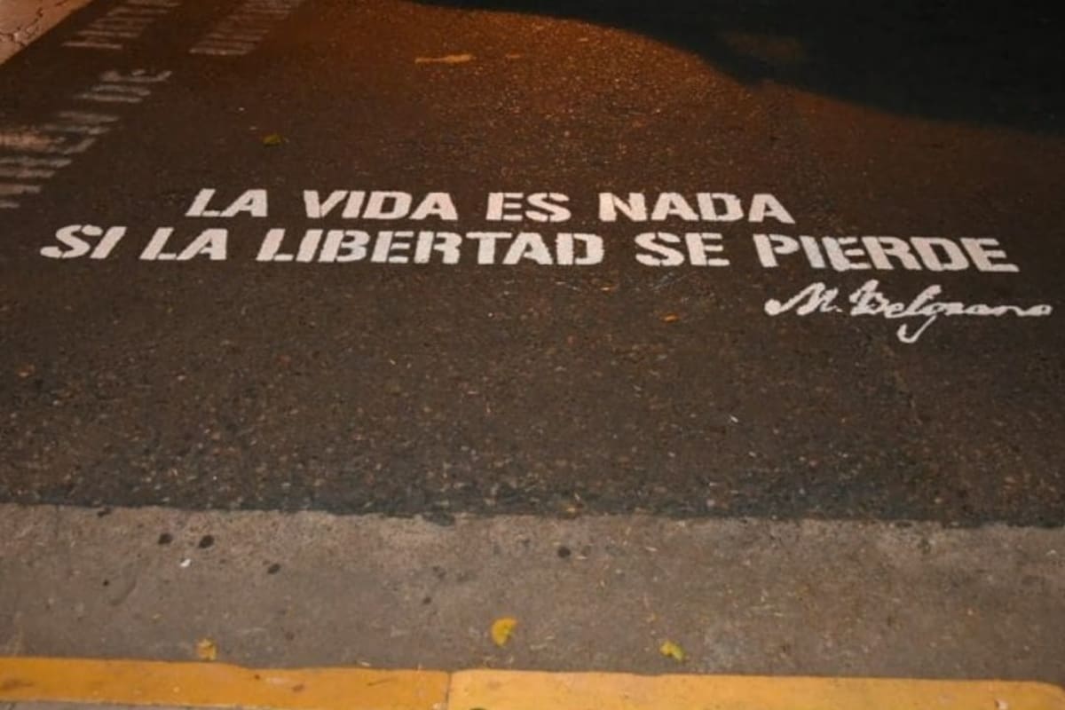 Cinco frases de Manuel Belgrano fueron seleccionadas para pintar las calles rosarinas.
