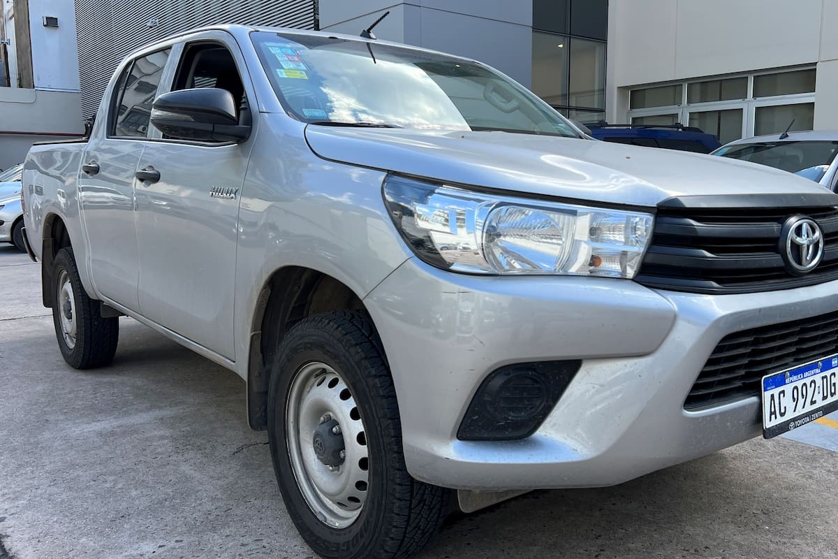 Cinco pickups formarán parte de la subasta, una de ellas con tracción total