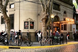 Cine York, emblema de Olivos.