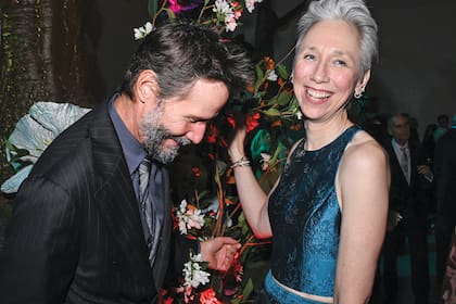 Keanu y Alexandra se mostraron muy cómplices
durante la gala de recaudación del Museo de Arte Contemporáneo en Los Ángeles