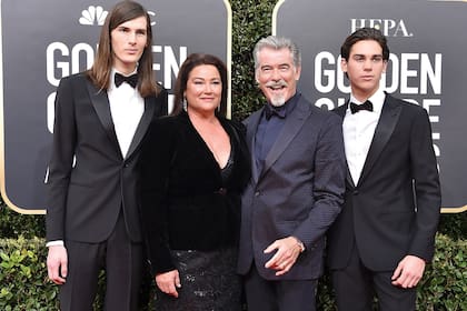 El matrimonio junto a sus hijos, Dylan y Paris