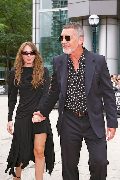 Antonio y Stella del Carmen Banderas con looks a juego en Toronto