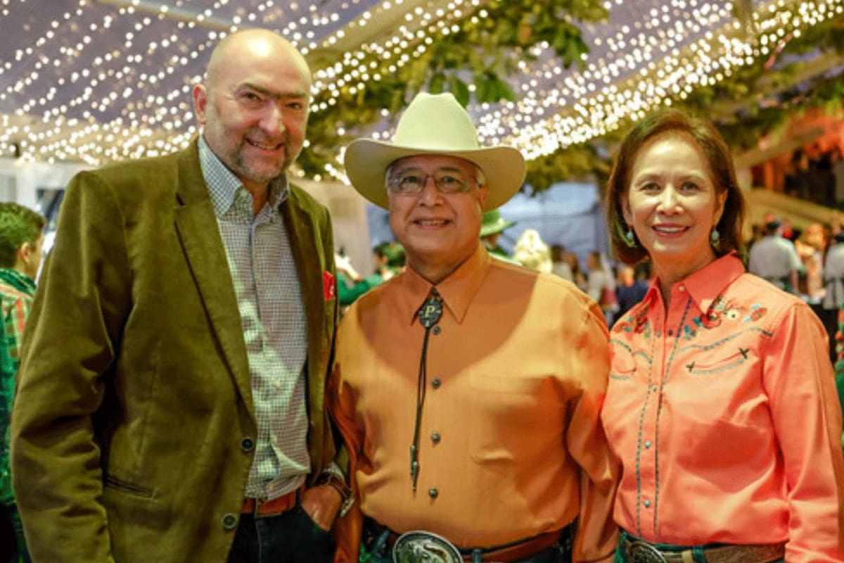 Cinosi, junto al embajador estadounidense y su mujer