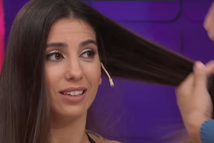 Cinthia Fernández aceptó cortarse el pelo, pero después se arrepintió