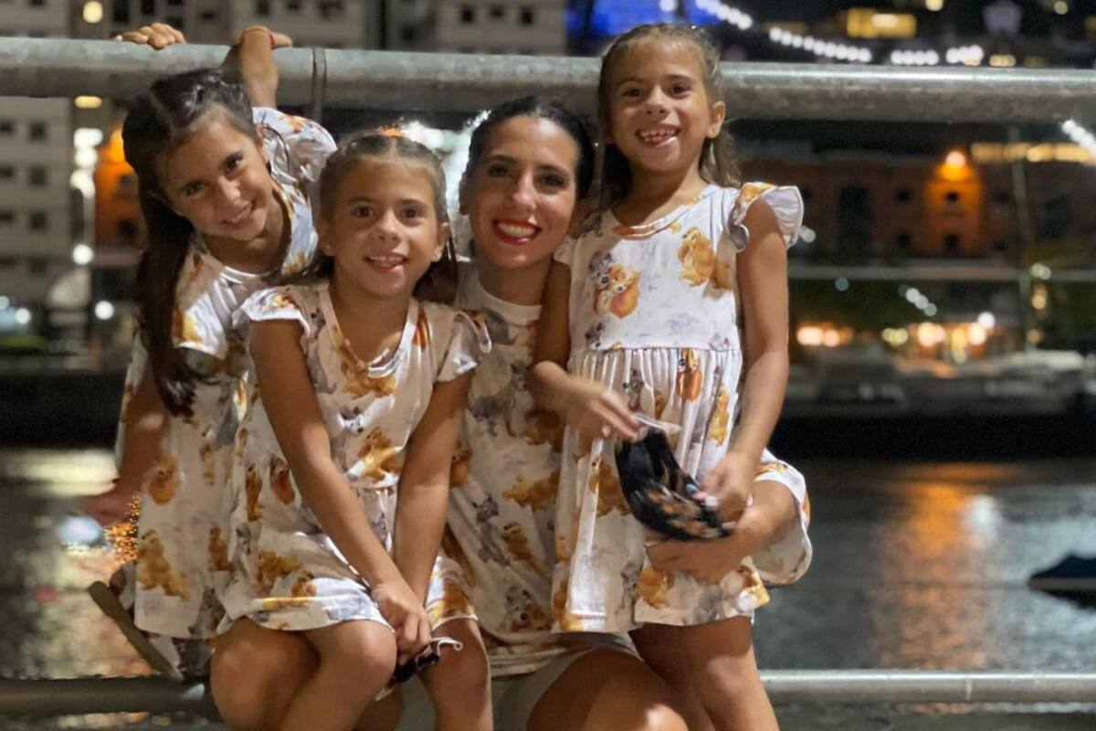 Cinthia Fernández mostró como se divierten sus hijas antes de irse a dormir
