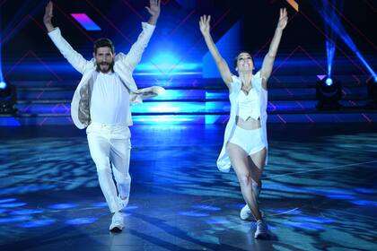 Cinthia Fernández tuvo sigue firme como una de las mejores del certamen