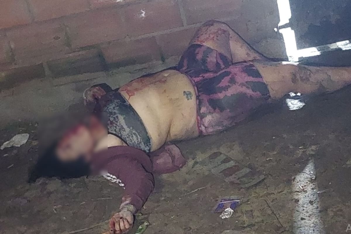 Cintia Caballero fue apuñalada cuando huía de la casa que un grupo de 200 vecinos incendió