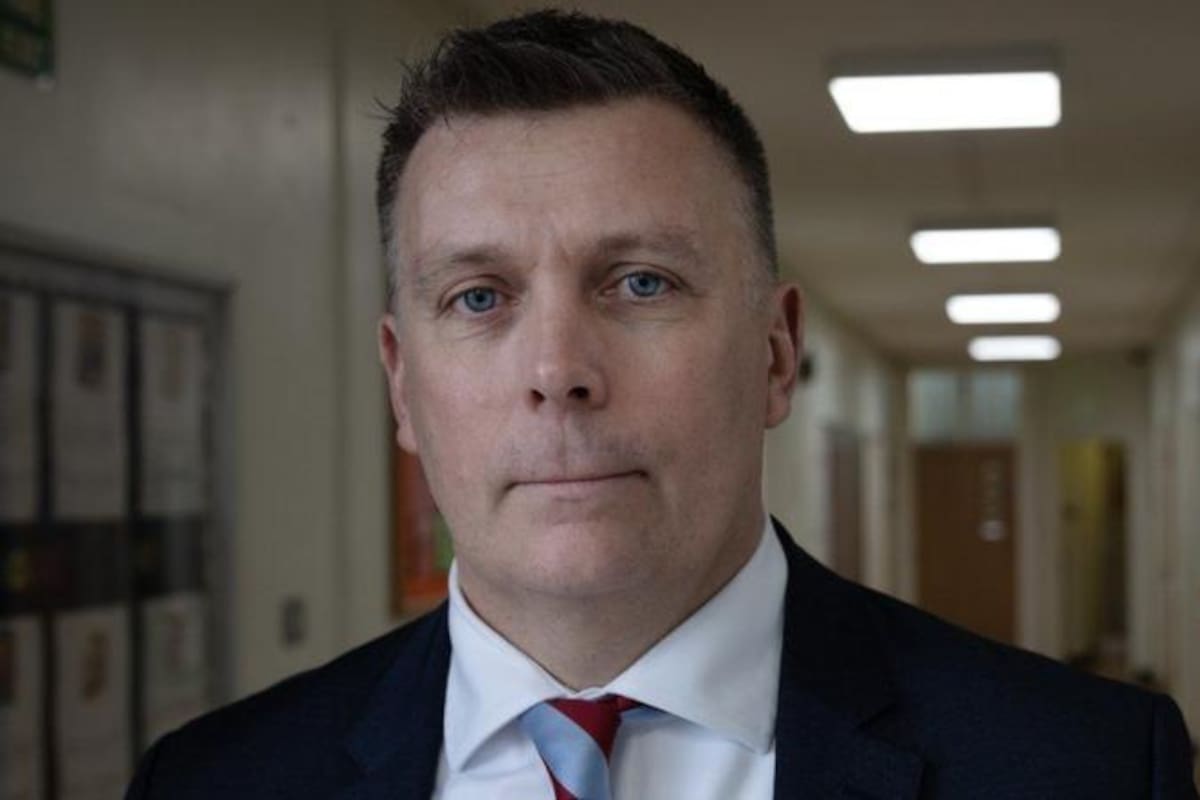 Ciran Stapleton se enfrentó al cuchillo de Matthew Lennox en el pasillo de la escuela, mientras los alumnos se escondían debajo de los escritorios