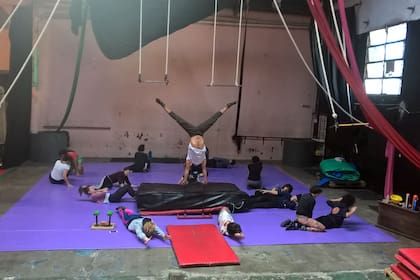 Los artistas del Circo de los Hermanos Trivenchi no dejan de ensayar y entrenar