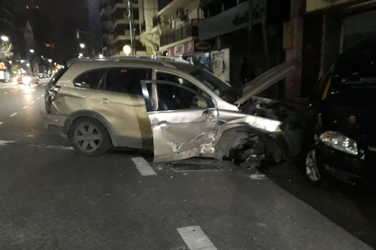 Circulación restringida en Almagro por triple choque a la altura de Corrientes y Pringles.
