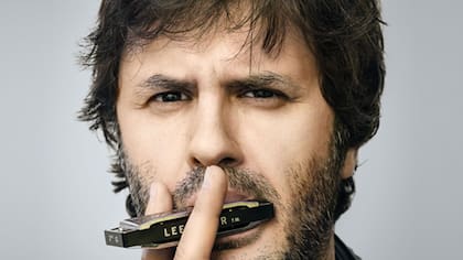 Ciro Martínez fue interrumpido cuando tocaba el himno nacional argentino en un show que brindó en Miami en el marco de un banderazo de hinchas argentinos