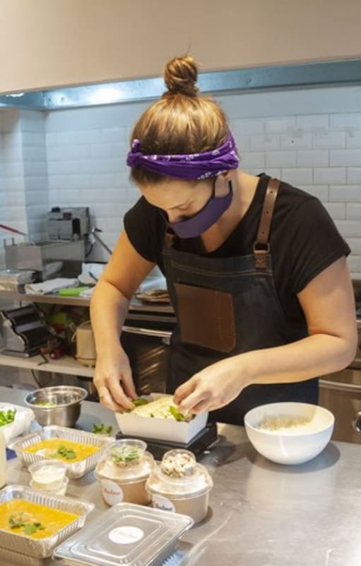 Citadino, café de especialidad y restaurante, abrió la semana pasada y adaptó su propuesta al formato delivery