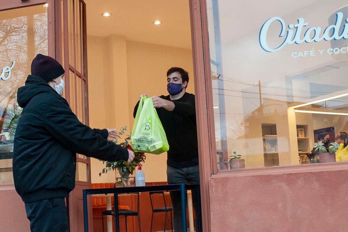 Citadino, café de especialidad y restaurante, abrió la semana pasada y adaptó su propuesta al formato delivery