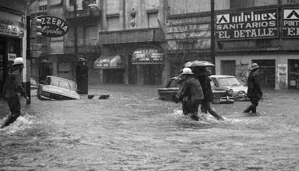 Ciudad de Buenos Aires: Hace 36 años Buenos Aires fue azotada por la denominada "lluvia del siglo", un temporal que entre el 30 y el 31 de mayo de 1985 descargó más de 300 milímetros de agua sobre la urbe.
Foto: Archivo/Télam/VIC