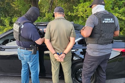 Ciudadanos estadounidenses de origen latino aseguran haber sido detenidos en Chicago por días