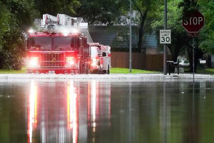 Ciudades de Estados Unidos afrontan alertas por posibles inundaciones repentinas