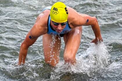 Claire Michel participó del triatlón femenino el pasado miércoles. Días después comenzó a presentar síntomas de enfermedad