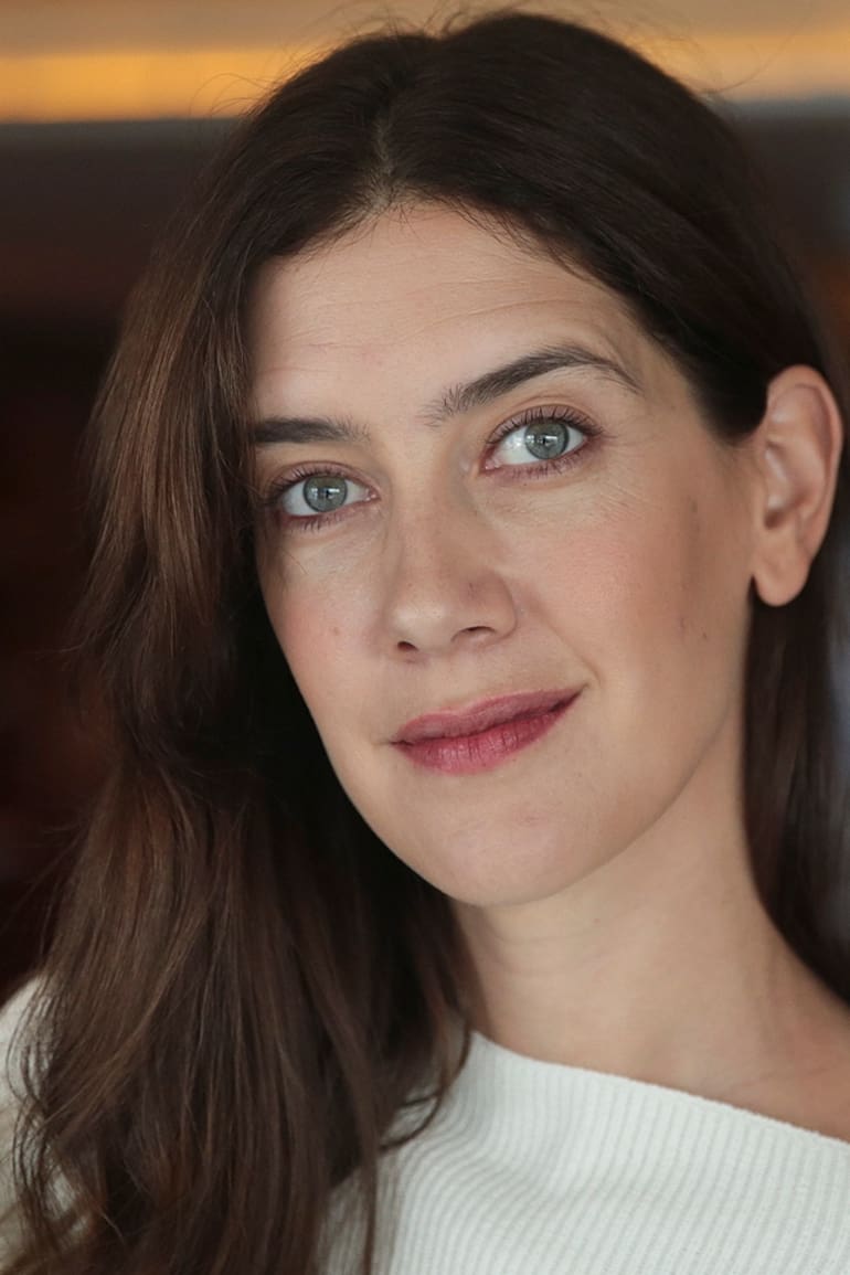 Clara Alonso estrena el 12 de marzo en calle Corrientes la obra Match for Love, junto con Alejandro Awada y con dirección de Miguel Ángel Solá