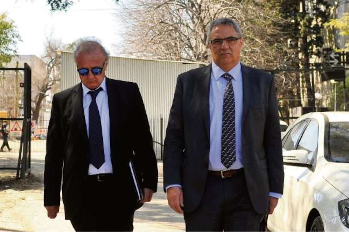Clarens (izquierda) debió ampliar su declaración hasta conformar al juez y al fiscal