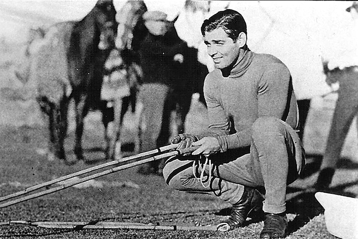Clark Gable, con los tacos y entre caballos: consideraba al polo como "el deporte más grande"