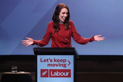 Jacinda Ardern celebró su aplastante victoria en las elecciones de generales de Nueva Zelanda