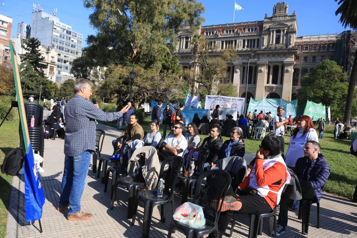 Clase abierta de la UBA frente a Tribunales