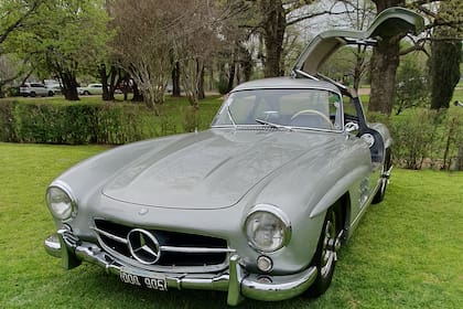 Este Mercedes-Benz 300 SL Gullwing de 1956 fue elegido como el mejor MB de su época