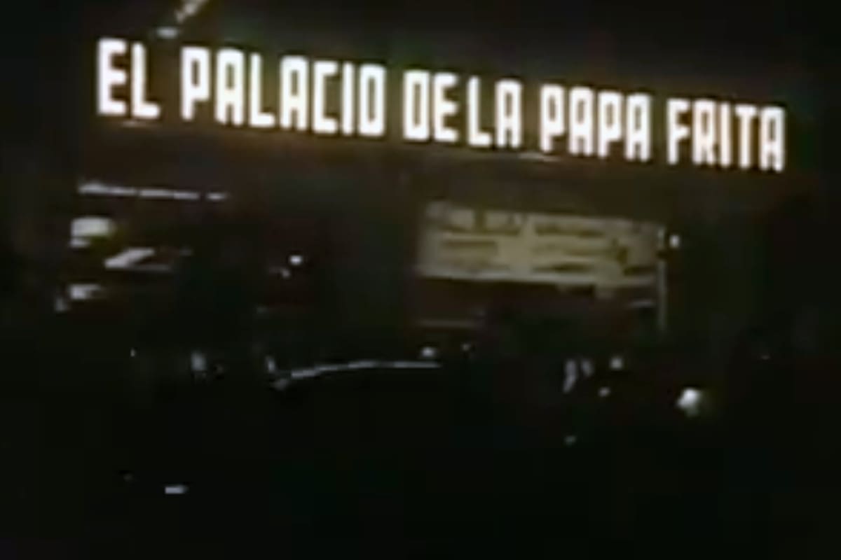Clásico entre los clásicos, el restaurante El Palacio de la Papa Frita abrió sus puesta sobre la avenida Corrientes en 1957