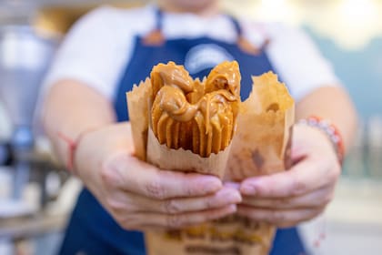 Clásicos churros con dulce de leche de El topo