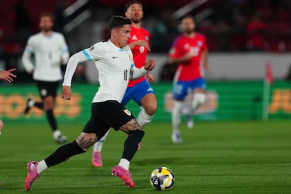 Clasificado, Uruguay cede empate sin goles ante Chile, que firma su peor campaña en eliminatorias