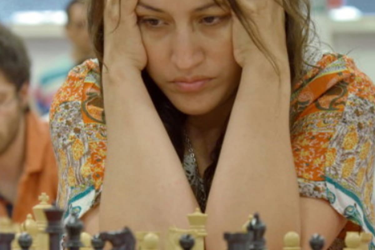 Claudia jugando