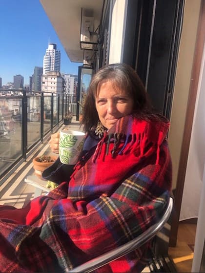 Claudia Piñeiro en cuarentena, en su casa