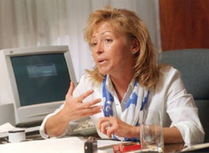 Claudia Bello llevó adelante la campaña de prevención de los supuestos efectos del cambio de milenio en las computadoras, donde incurrió en irregularidades de contratación
